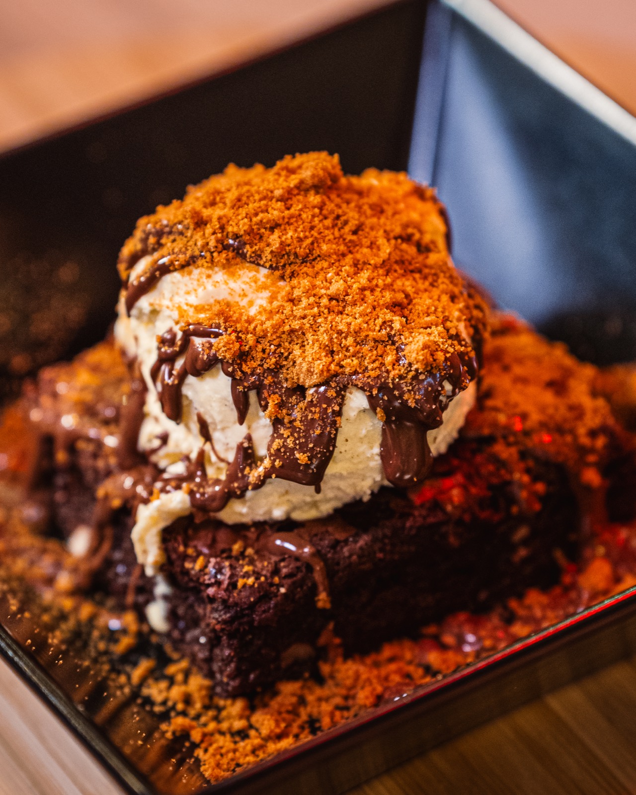 Postre fotografiado como parte de la campaña visual de Broncos Smoke