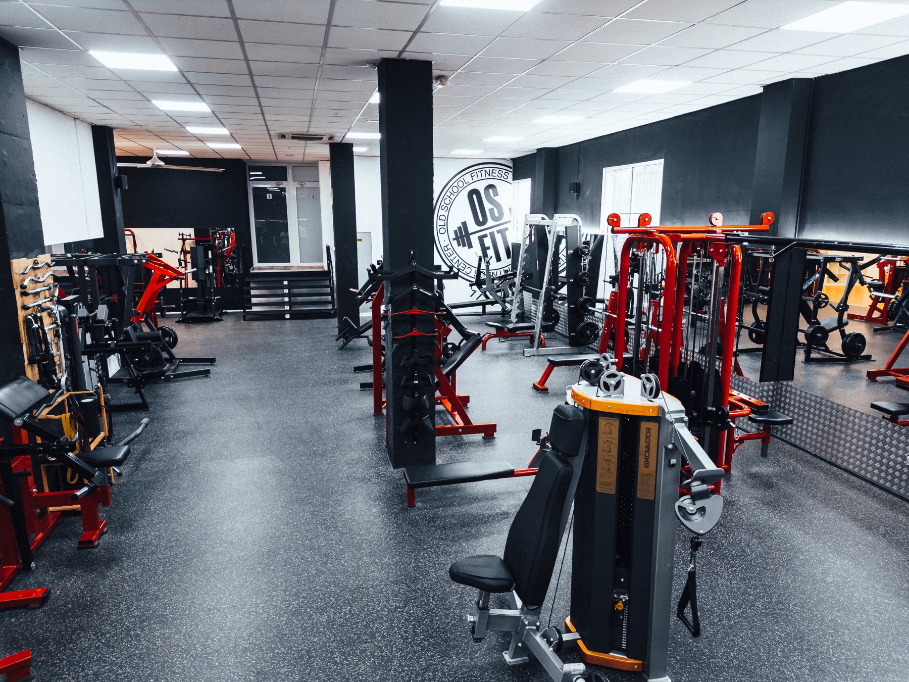 Plano amplio de la sala principal de OSFIT